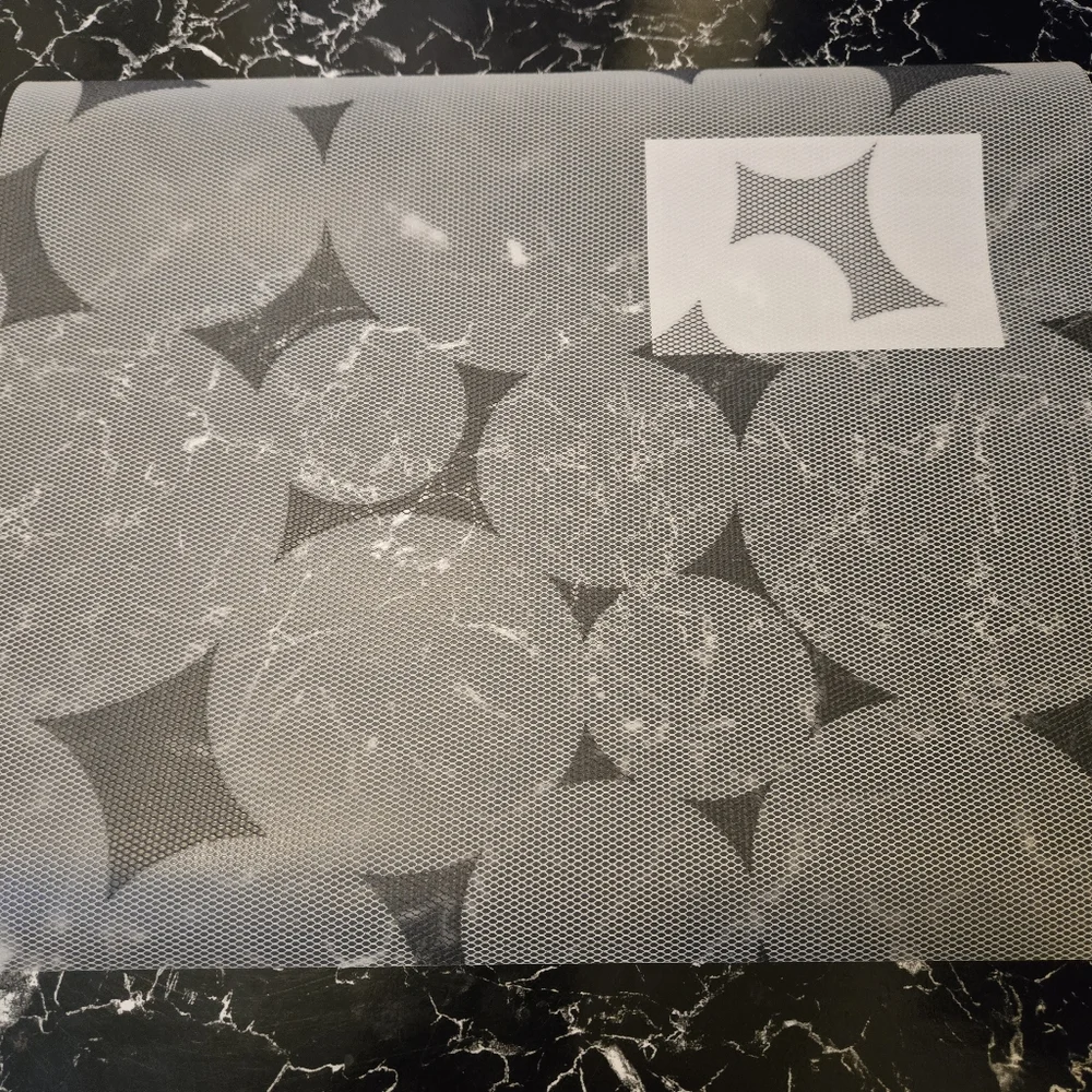 10 VÅRKLYNNE Place mats, patterned black/white, 14 ¼x11 ½ 